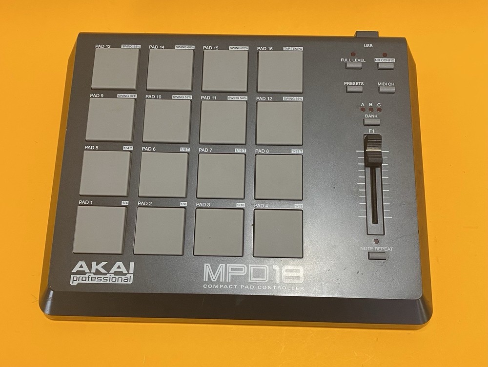 AKAI Professional MPD18 Compact USB MIDI Pad Controller - No Cords