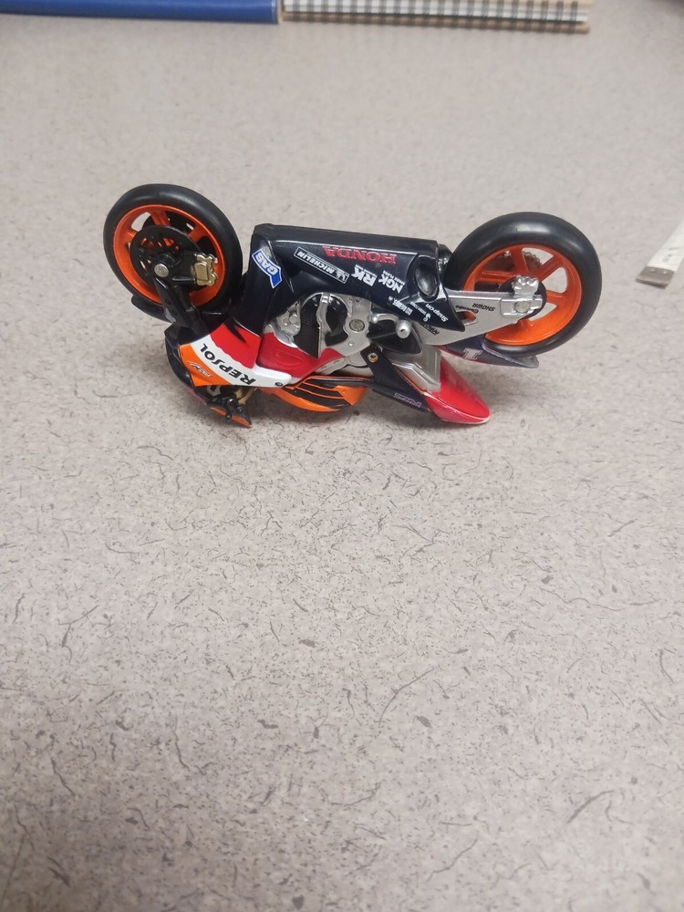 honda plastic motorcycle