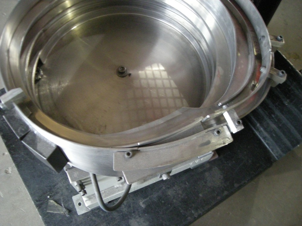 Vibra Flight Systems 15" Vibratory Feeder Bowl CCW w/ panel mount controller