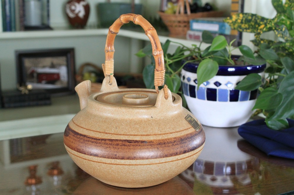 Pottery Craft 7 Cup Stoneware Teapot with Bamboo Handle