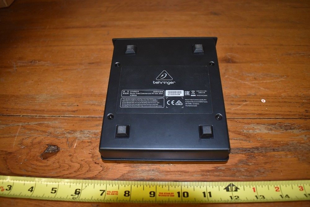 Behringer Studio M Premium Passive Studio Monitor Controller