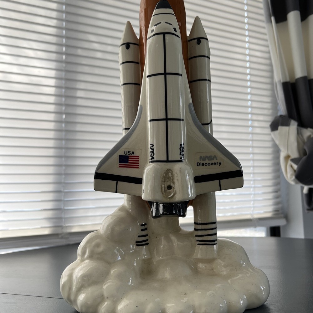 NASA Space Shuttle Orbiter Discovery Full Stack Desk Display RARE Ceramic
