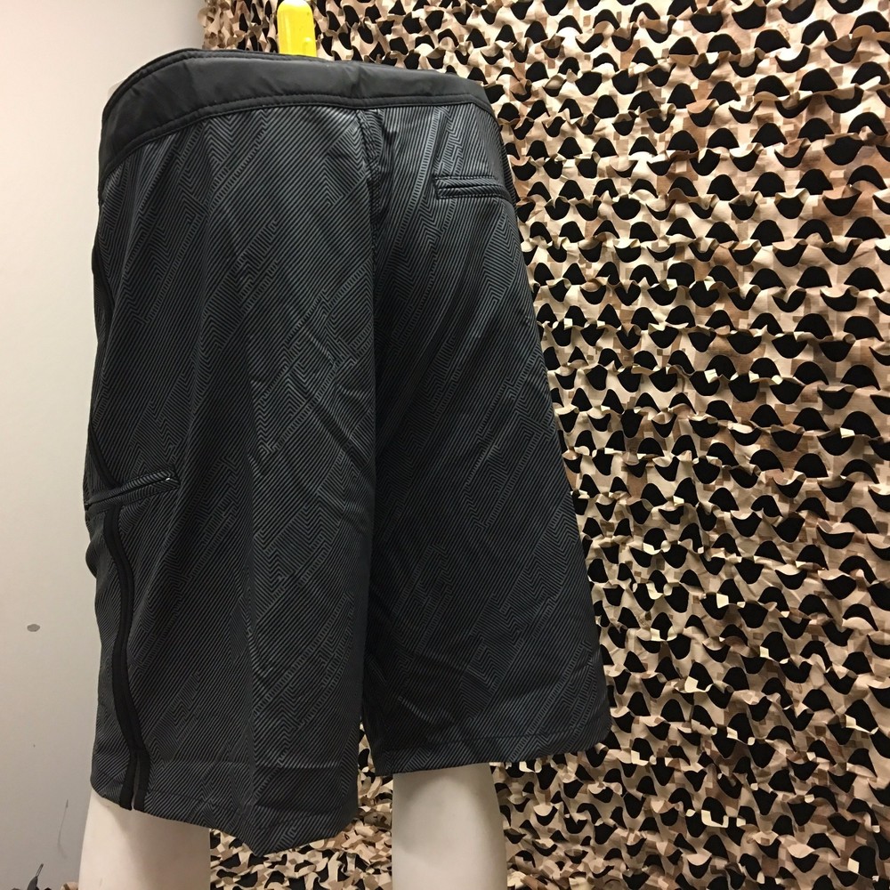 NEW Dye Boardshorts - Hypnotic Black/Grey - Size 38