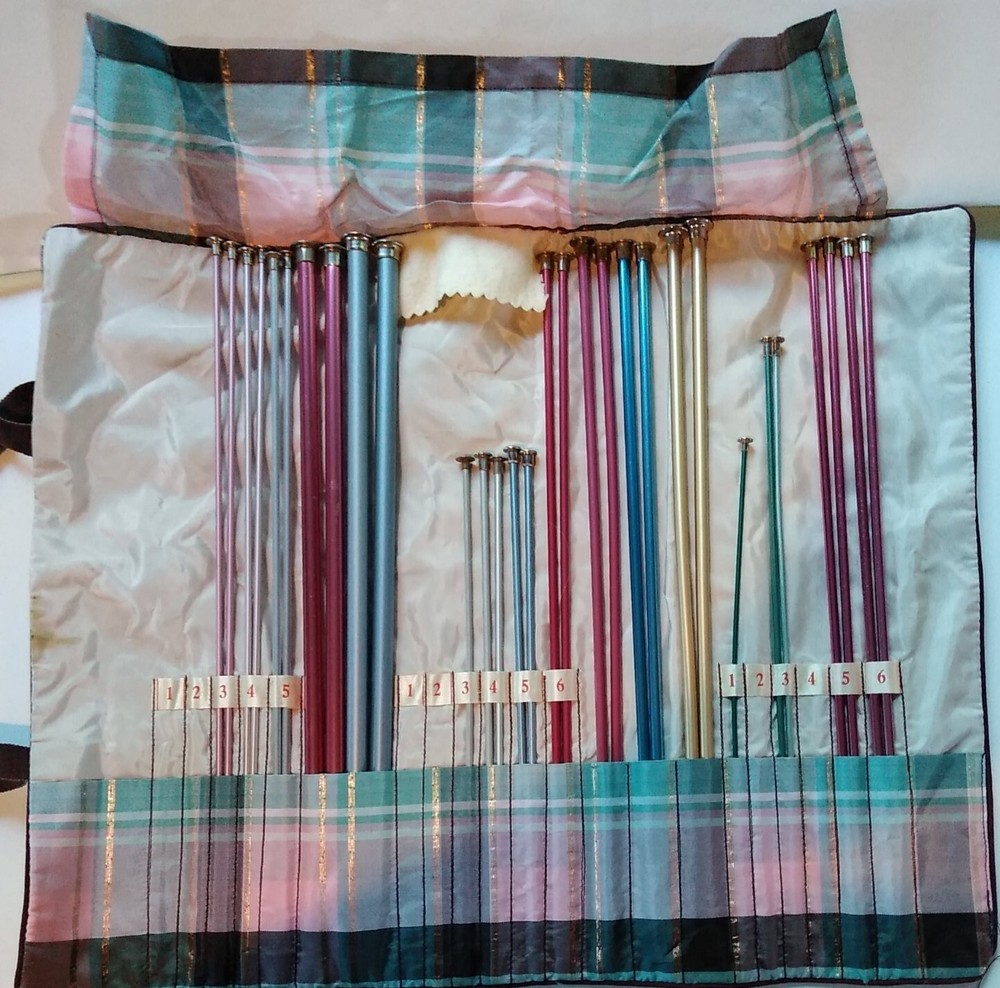 Assorted Size Knitting Needles & Storage Case 17 slots Roll Up & Tie Style Plaid