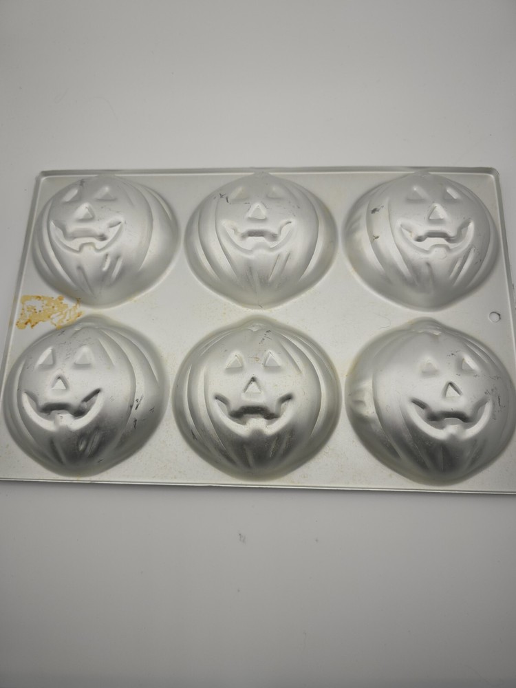 Vintage Wilton Baking Pans Set