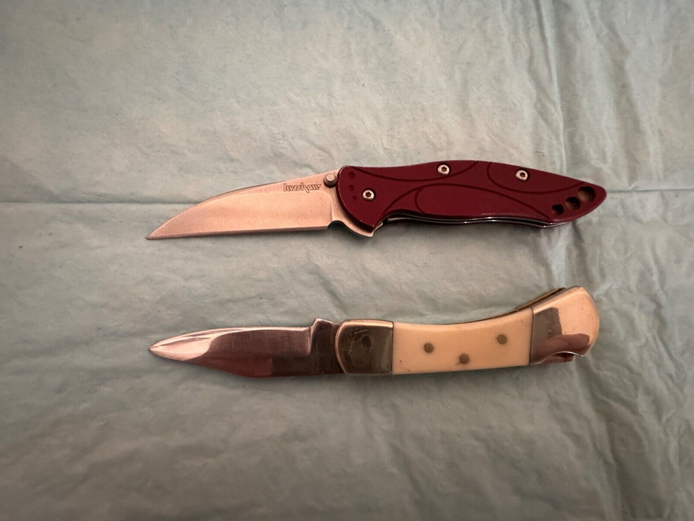 POCKET KNIFES, CONVENIENT, GOOD CONDITION, SO NICE, LIGHT.