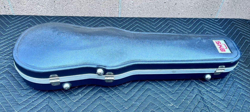 SKB212 1/2 Violin Case