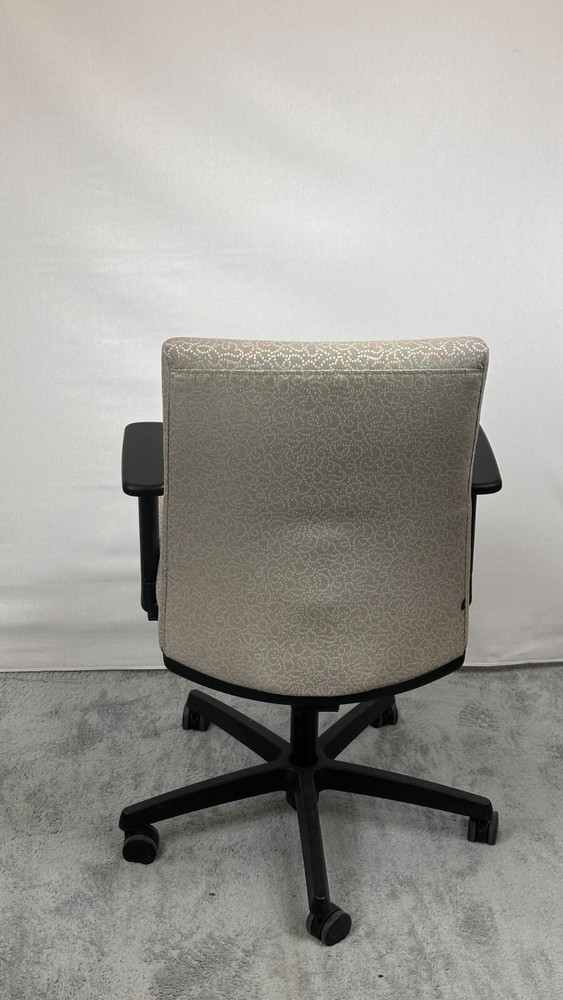 Hon Ignition Upholstered Mid-back Task Chair