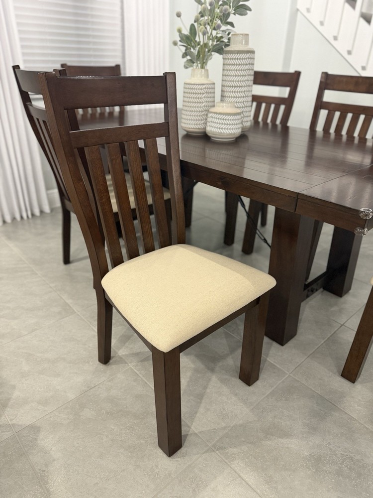 Dining Room Set – Excellent Condition