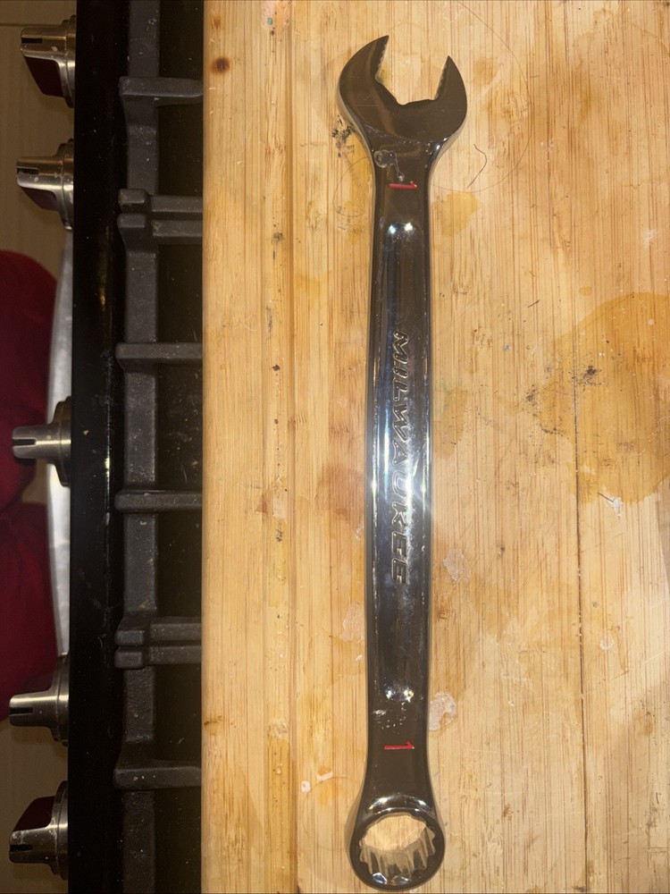Milwaukee 1 Wrench