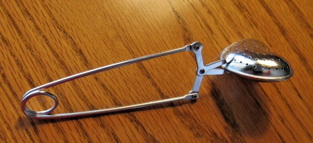 Vintage Tea Infuser/Strainer Spring Grip Heart Shaped