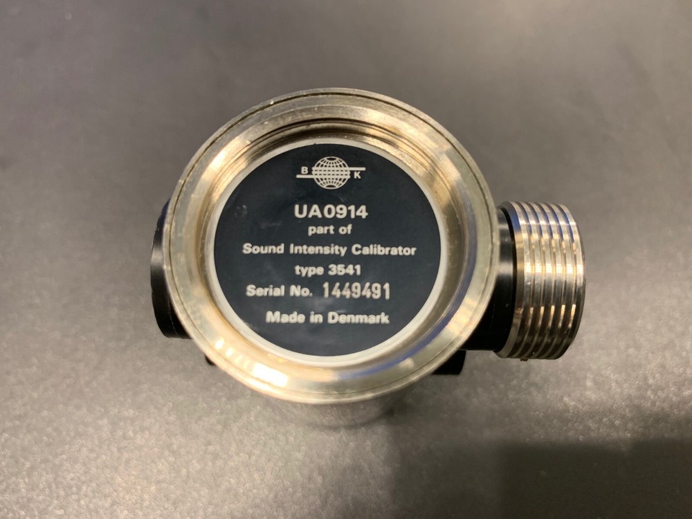 B & K Sound Intensity Calibrator — Type 3541