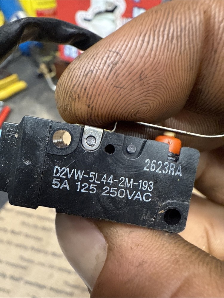 Omron D2VW-5L44-2M-193