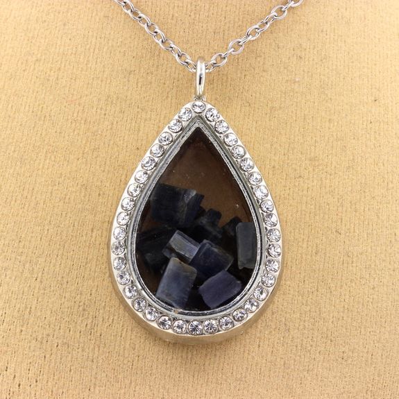 Raw Kyanite Necklace. Drop Model.
