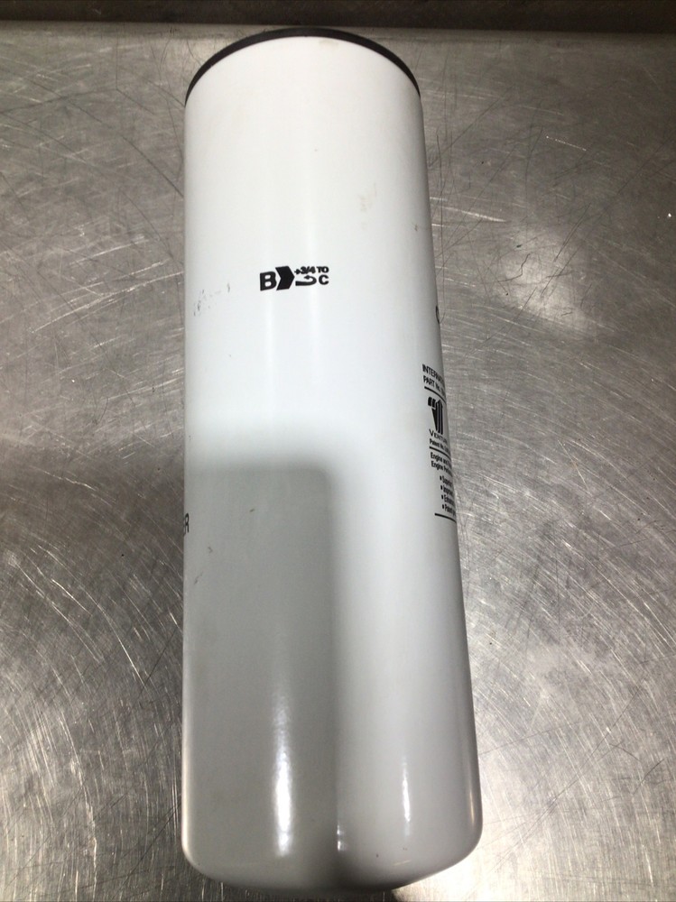 OIL FILTER 1841606C1 Nos Surplus