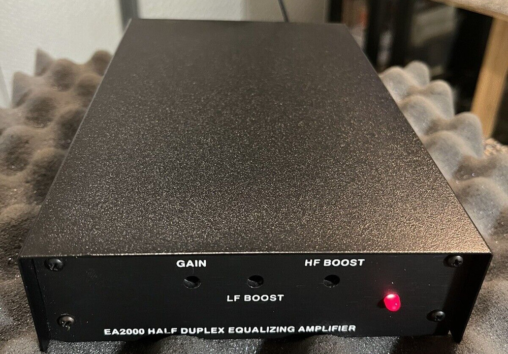 (1) PELCO EA2000 HALF-DUPLEX EQUALIZING AMPLIFIER. NOS/NIB.