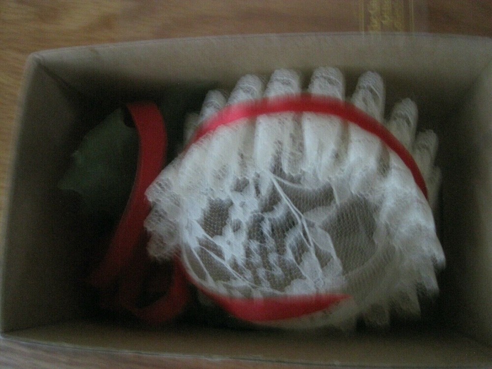 Victorian Style Lace Ball Ornament EUC