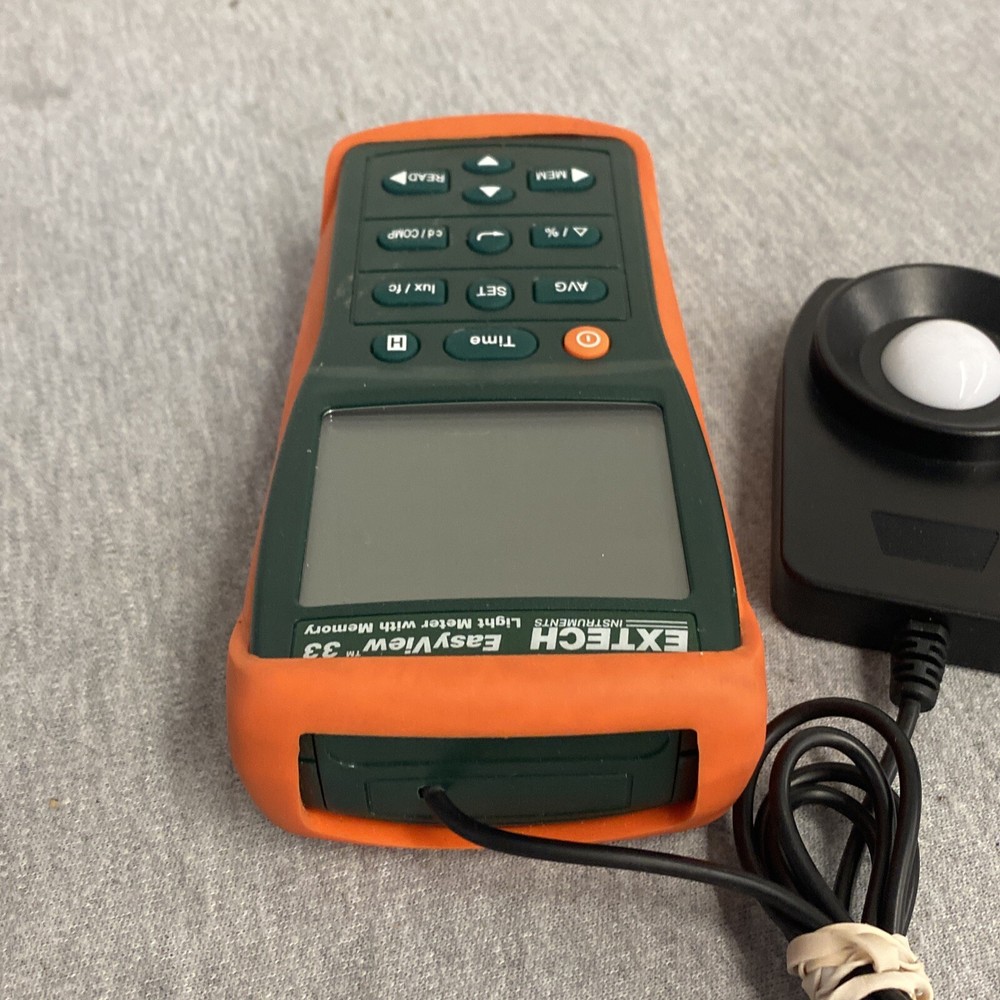 Extech EasyView 33 Digital Light Meter W/ Memory