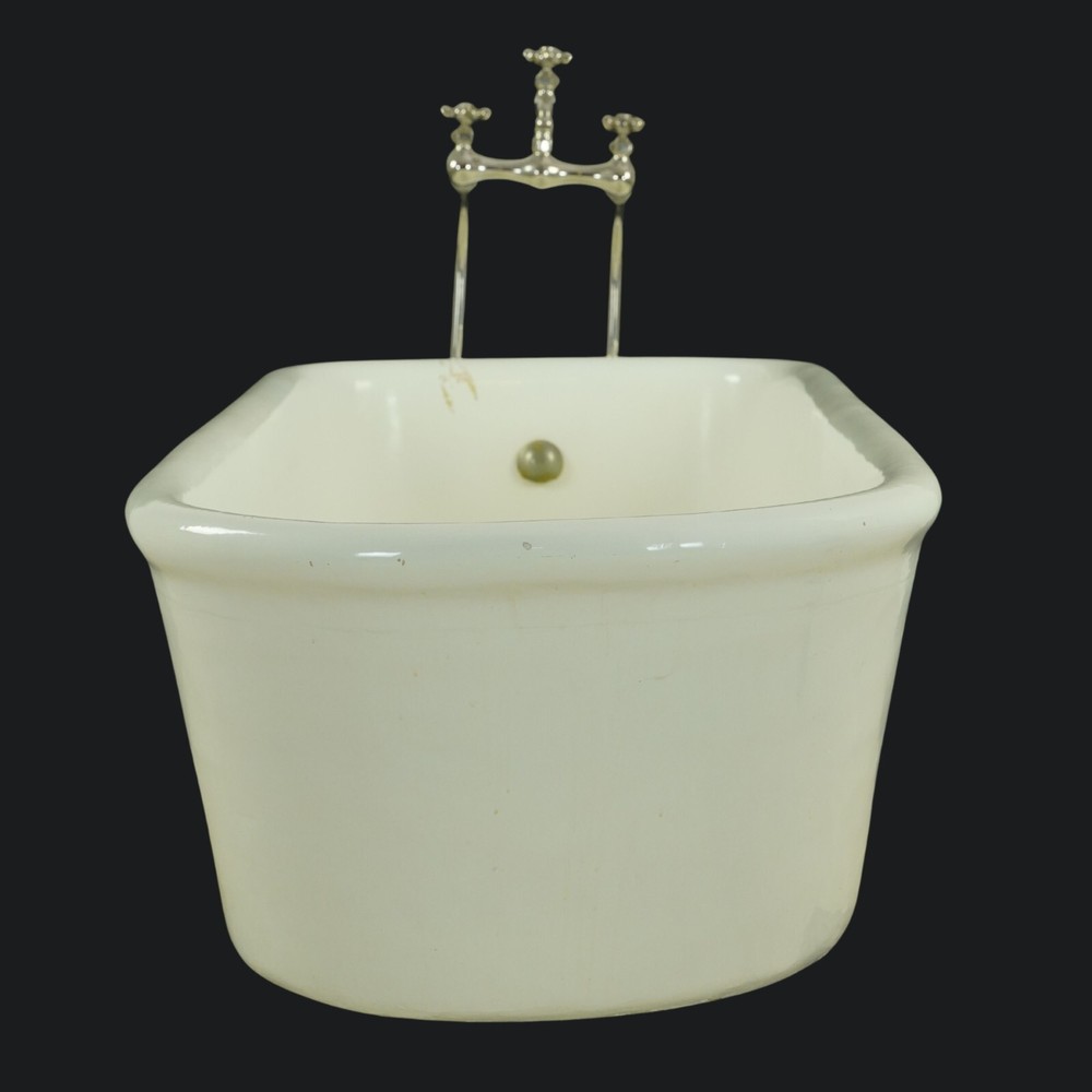 Reclaimed 5 ft. White Earthenware Ceramic Bathtub