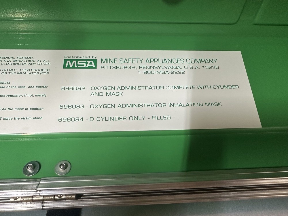 Emergency Oxygen Administrator With Cylinder And Mask