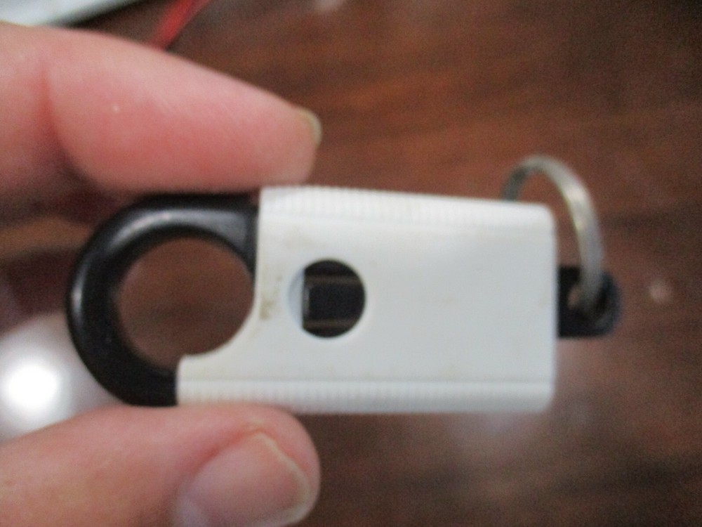 WEST PUTTING PEOPLE FIRST ADVERTISING PULL APART TYPE KEYCHAIN