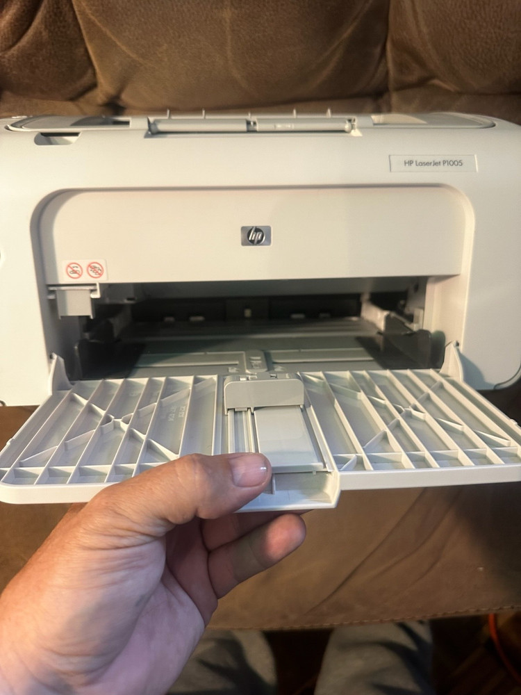 HP LaserJet P1005 Workgroup Laser Printer NICE condition prints well.