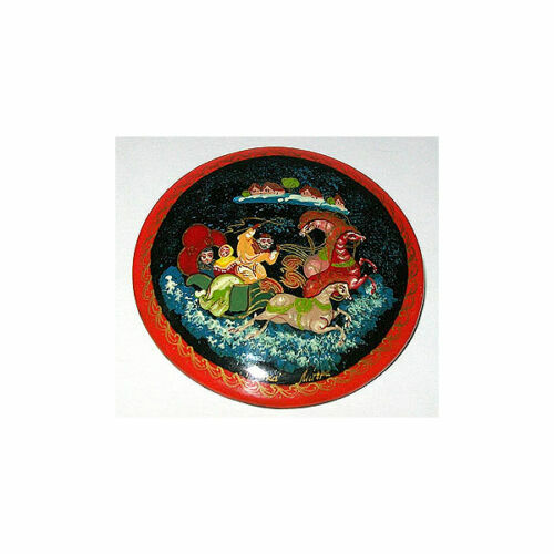 * HANDPAINTED LACQUERED BROOCH "TROIKA".