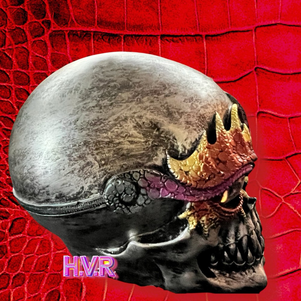 Fantasy Skull with LED Light!