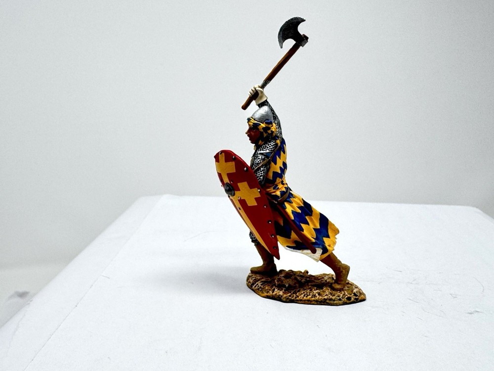 King & Country MK023 Crusaders Attacking w Axe Retired