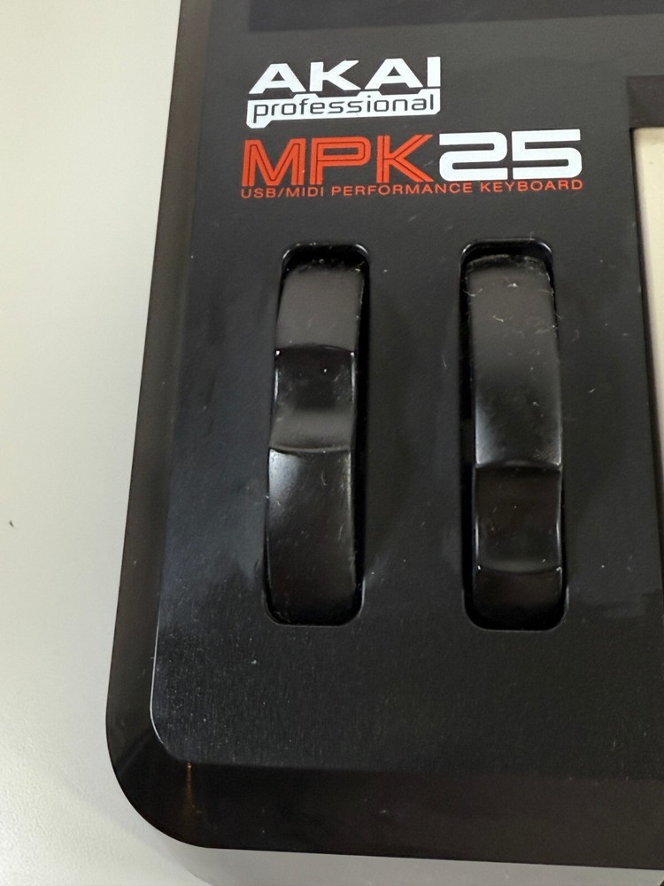 Akai Professional MPK 25 USB Midi Performance Keyboard