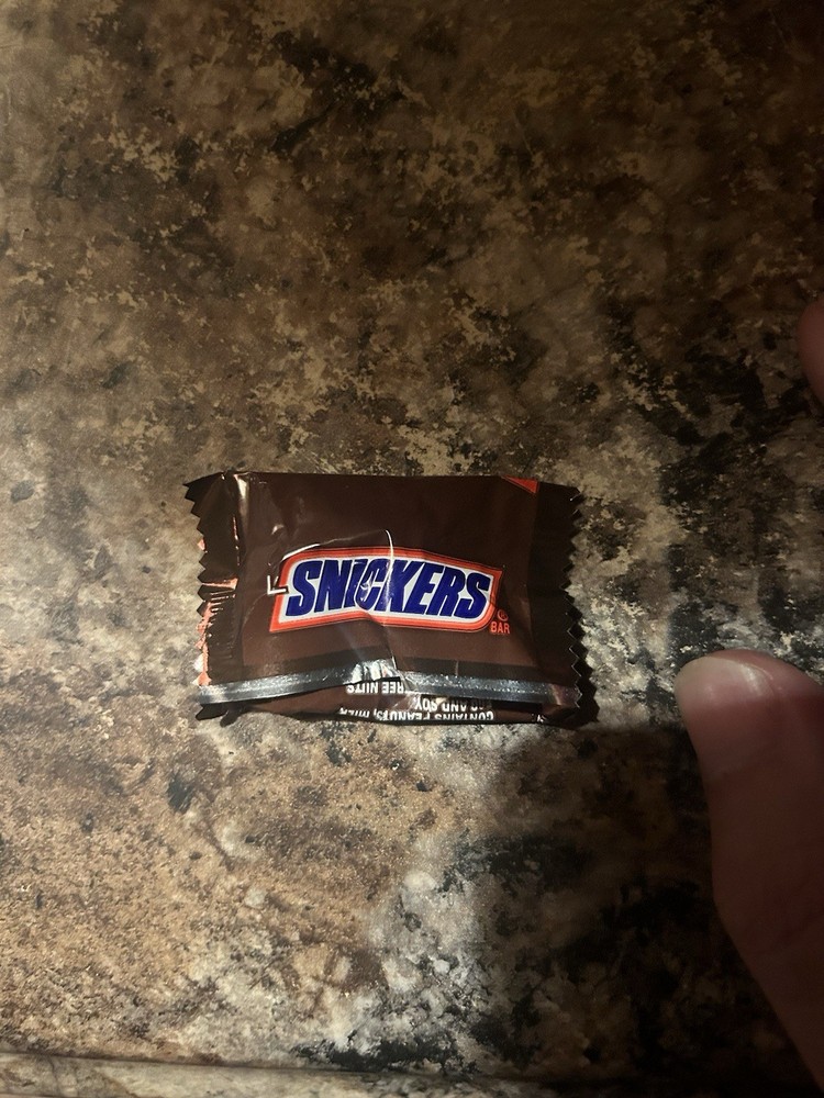 Sealed Empty Snickers Mini Letter I Air Puffed Factory Error