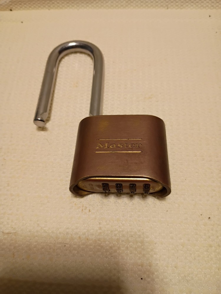 Chateau C970 & Master lock 175..2 Security Heavy Duty Locks - Cylinder & Combo