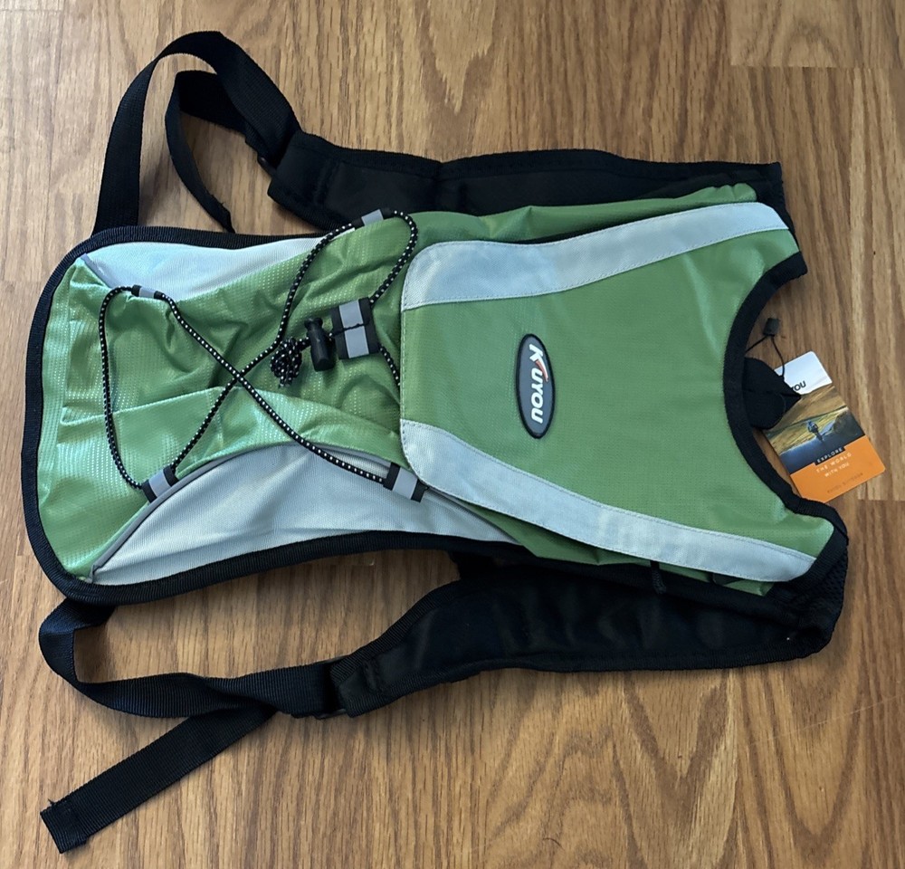 AirFlow 2L Insulated Reflective Hydration Backpack & Bladder Lightweight Compact