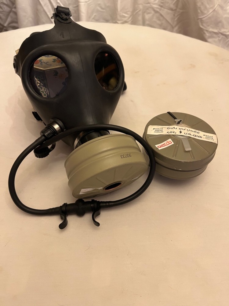 israeli style gas mask with extra filter