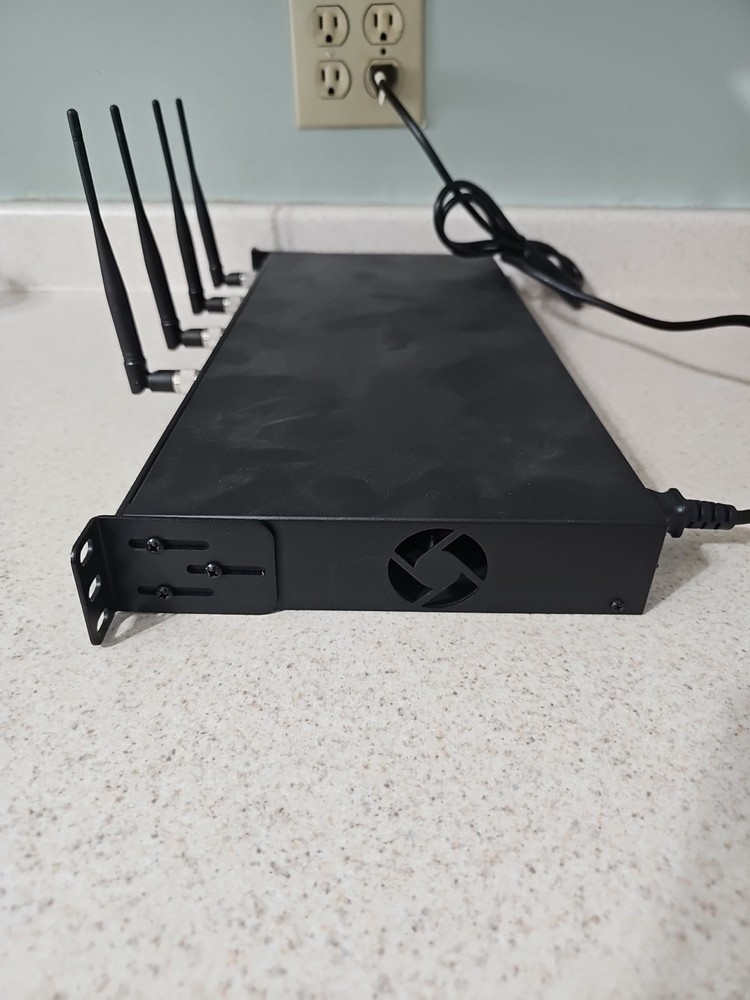 Revolabs Executive HD Model: 01-HDEXEC4-NM