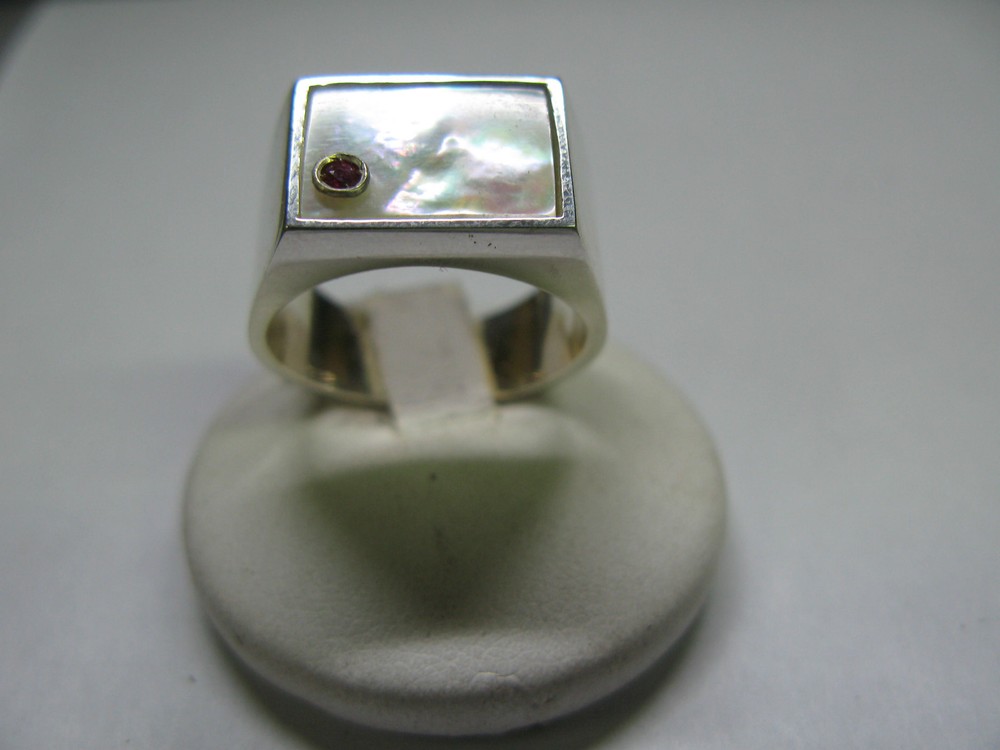 MENS HANDMADE RUBY/EMERALD/SAPPHIRE RECTANGULAR MOTHER OF PEARL RING