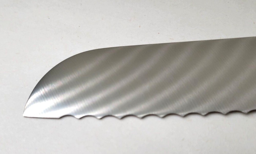 ODERFUN 8 in Bread Knife Chef Quality Professional Serrated Bread Knife