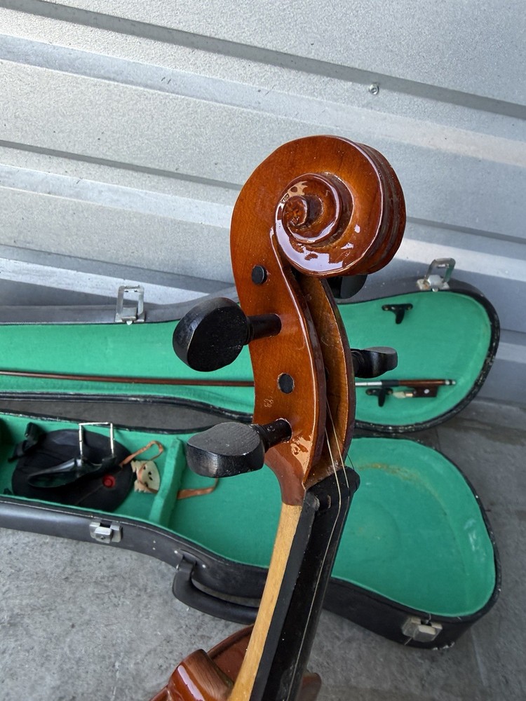 Stradella AXL-10 Size 4/4 Violin with Case & Bow