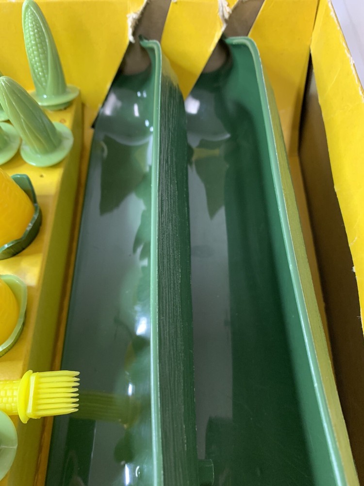 Vintage SERV-RITE CORN SERVERS COMPLETE SERVICE FOR FOUR