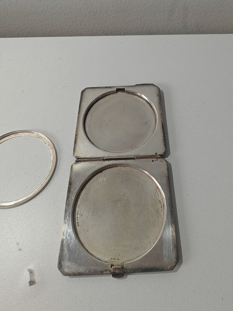 VINTAGE SOLID COMPACT STERLING SILVER POWDER BOX BY CHARM STERLING