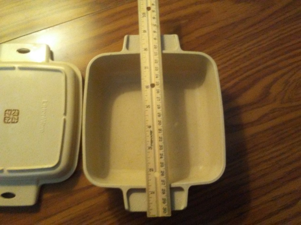 Littonware 1 Quart square microwave dish
