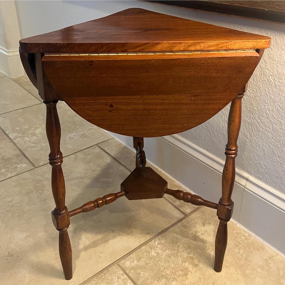 Antique Victorian Cloverleaf Drop Leaf Side Table Walnut Triangular 1800s