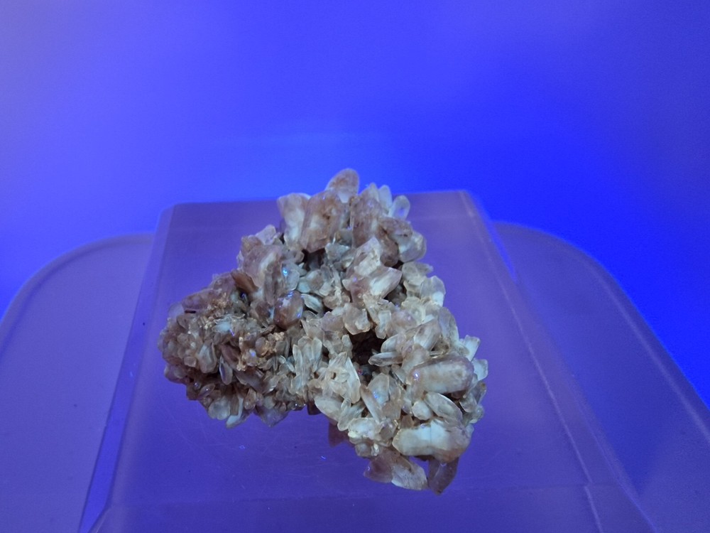Aragonite Crystals From Seiling , Oklahoma , USA