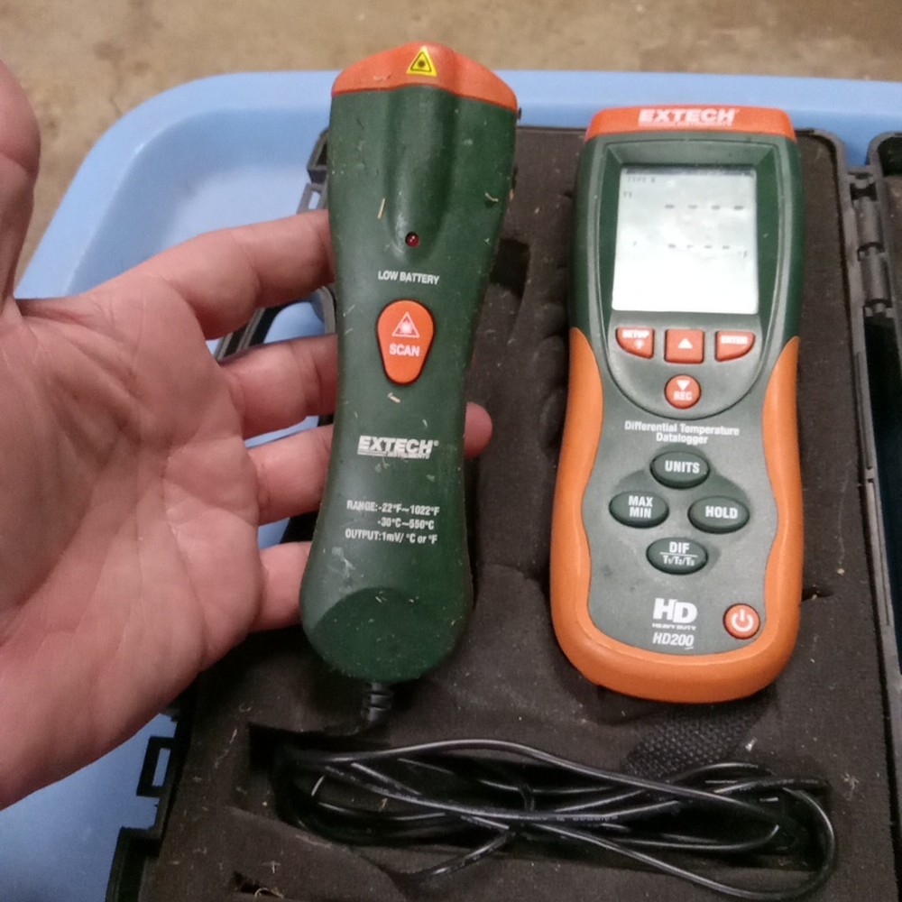extech instruments hd200 Differential temperature data logger Needs Cleaned