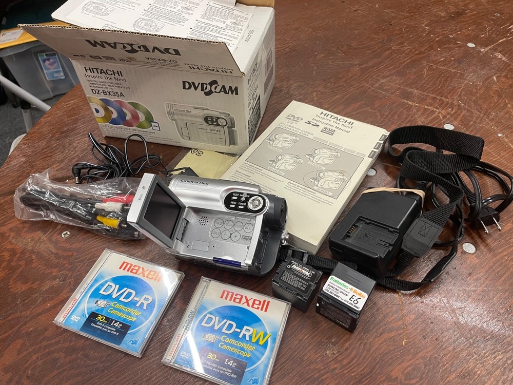 Hitachi DZ-BX35A DVD Camcorder
