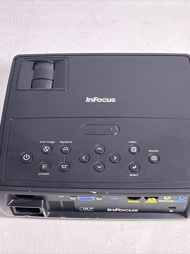 InFocus IN1110 DLP Projector - ONLY 26 Lamp hours