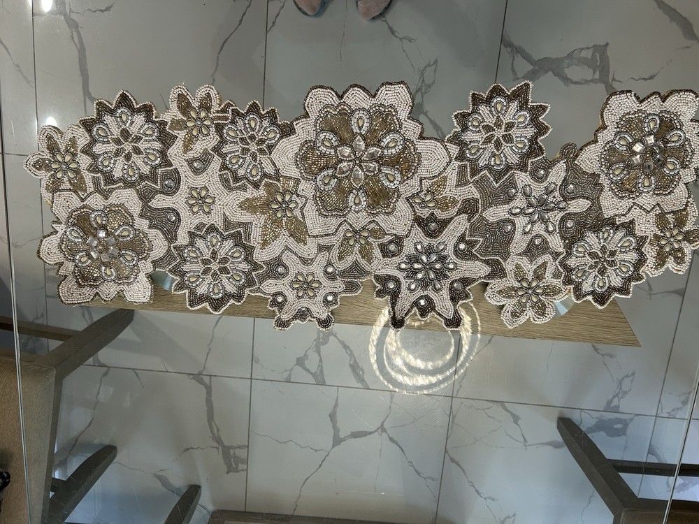 HAND CRAFTED BEADED HEAVY WHITE SNOWFLAKE FANCY SATIN LINED TABLE RUNNER 14”x36”