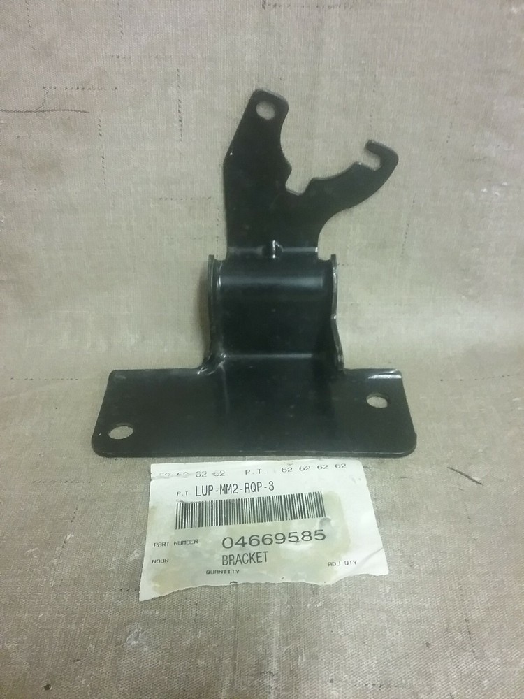 04669585 Mopar Servo Bracket