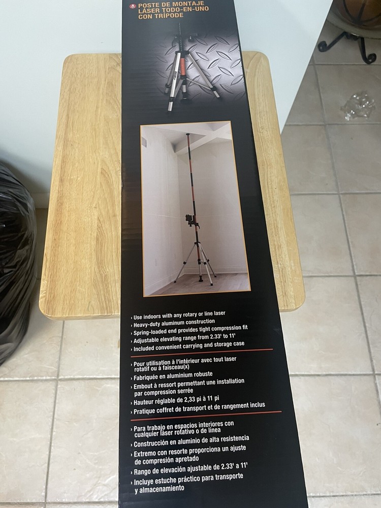 Johnson Level Aluminum Pole System Model 40-6301 With Carrying Case