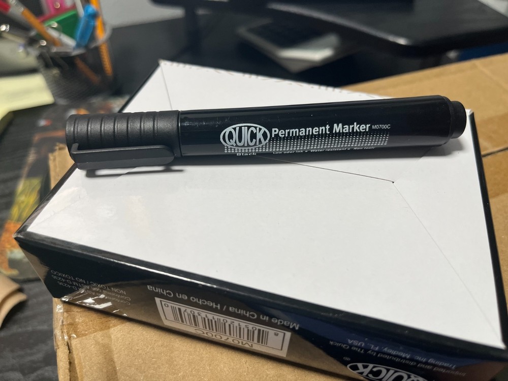 NEW Permanent Marker/Black/ Chisel tip-PK-12